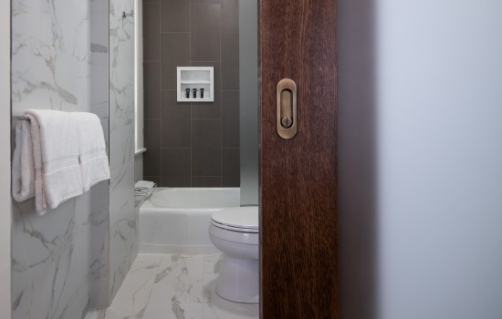 Hotel 32One - Guest Bathroom